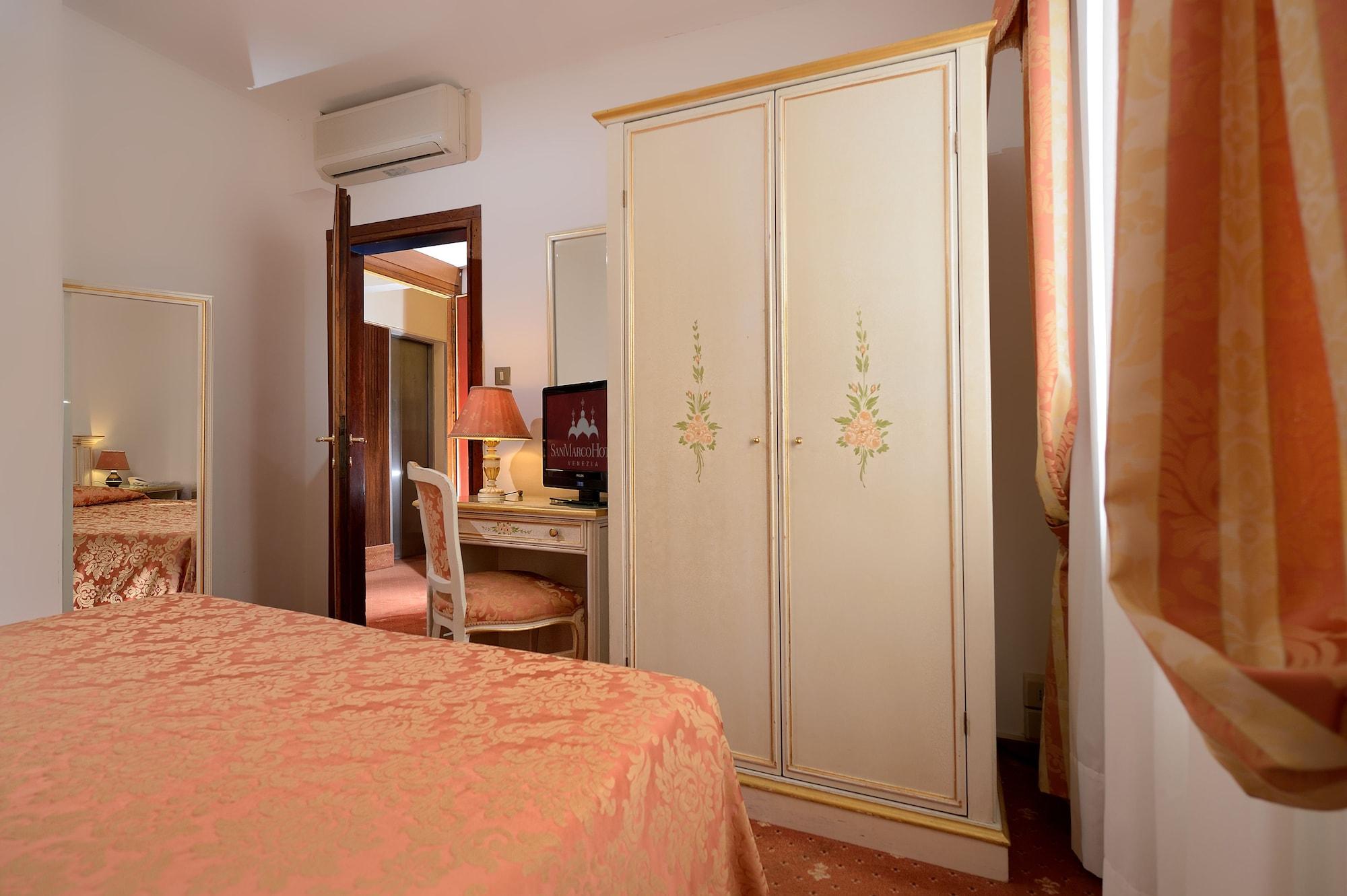 Ambassador Tre Rose Hotel Venezia