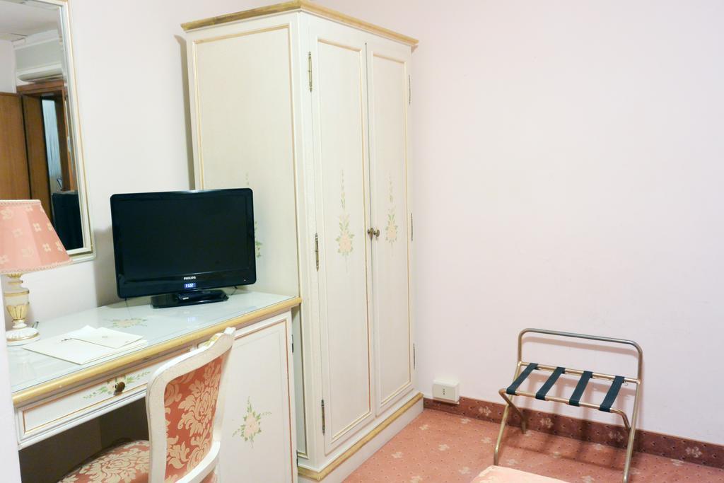 Hotel Ambassador Tre Rose Venezia